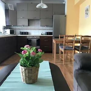 https://warszawa-2-pokoje-balkon-blisko-centrum-onkologii-novum-wifi.warsawhotelspoland.com